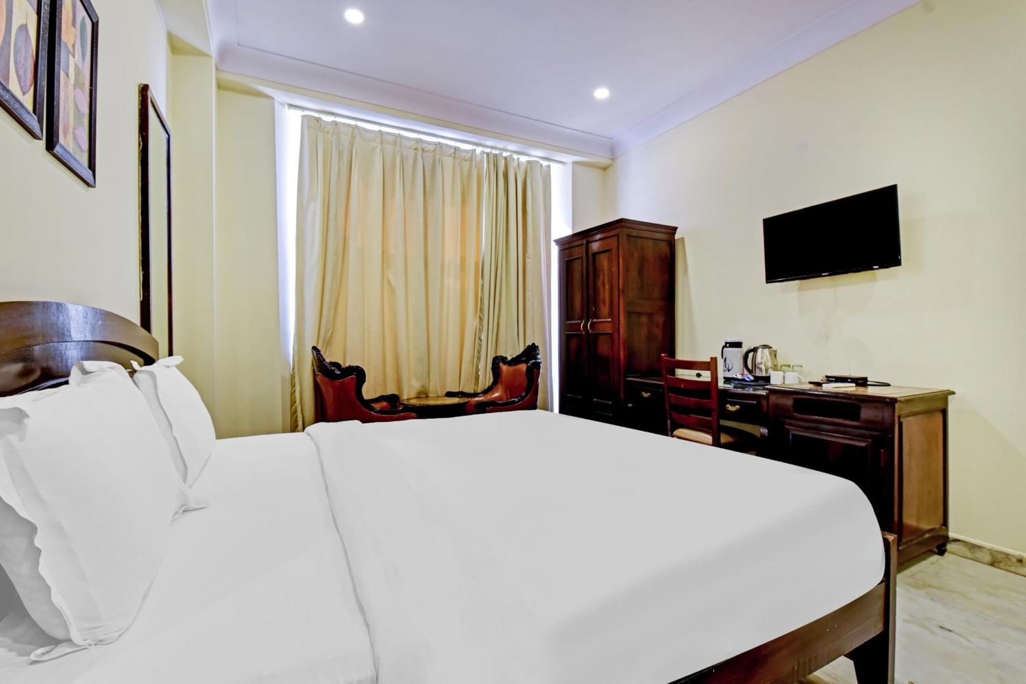 Collection O Hotel Four Boutique Kukas ภายนอก รูปภาพ