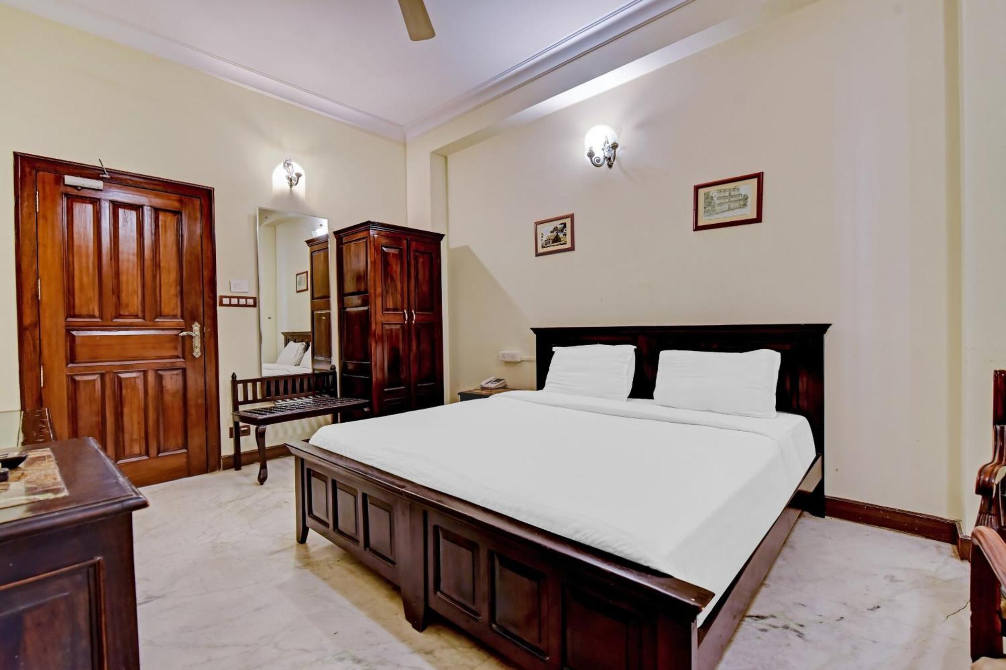Collection O Hotel Four Boutique Kukas ภายนอก รูปภาพ