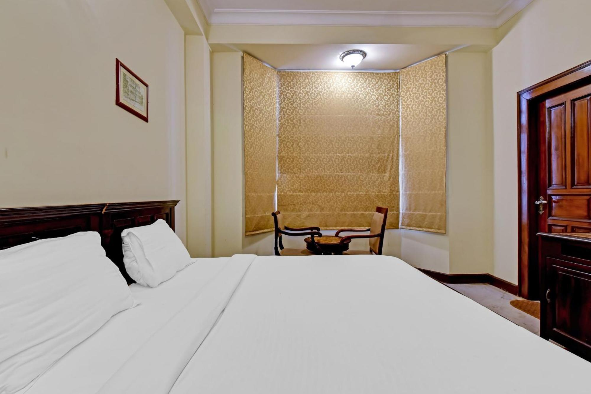 Collection O Hotel Four Boutique Kukas ภายนอก รูปภาพ