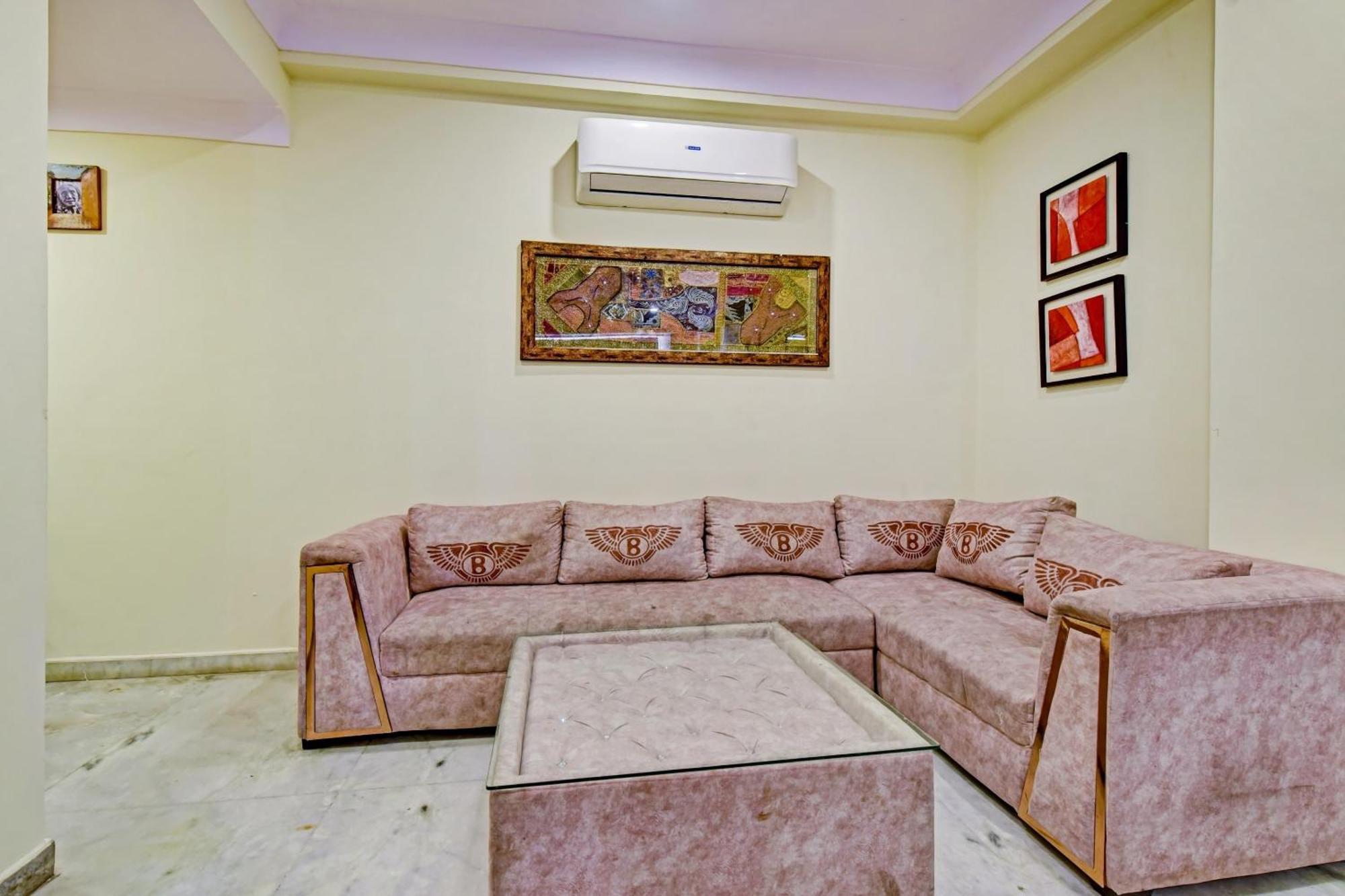 Collection O Hotel Four Boutique Kukas ภายนอก รูปภาพ