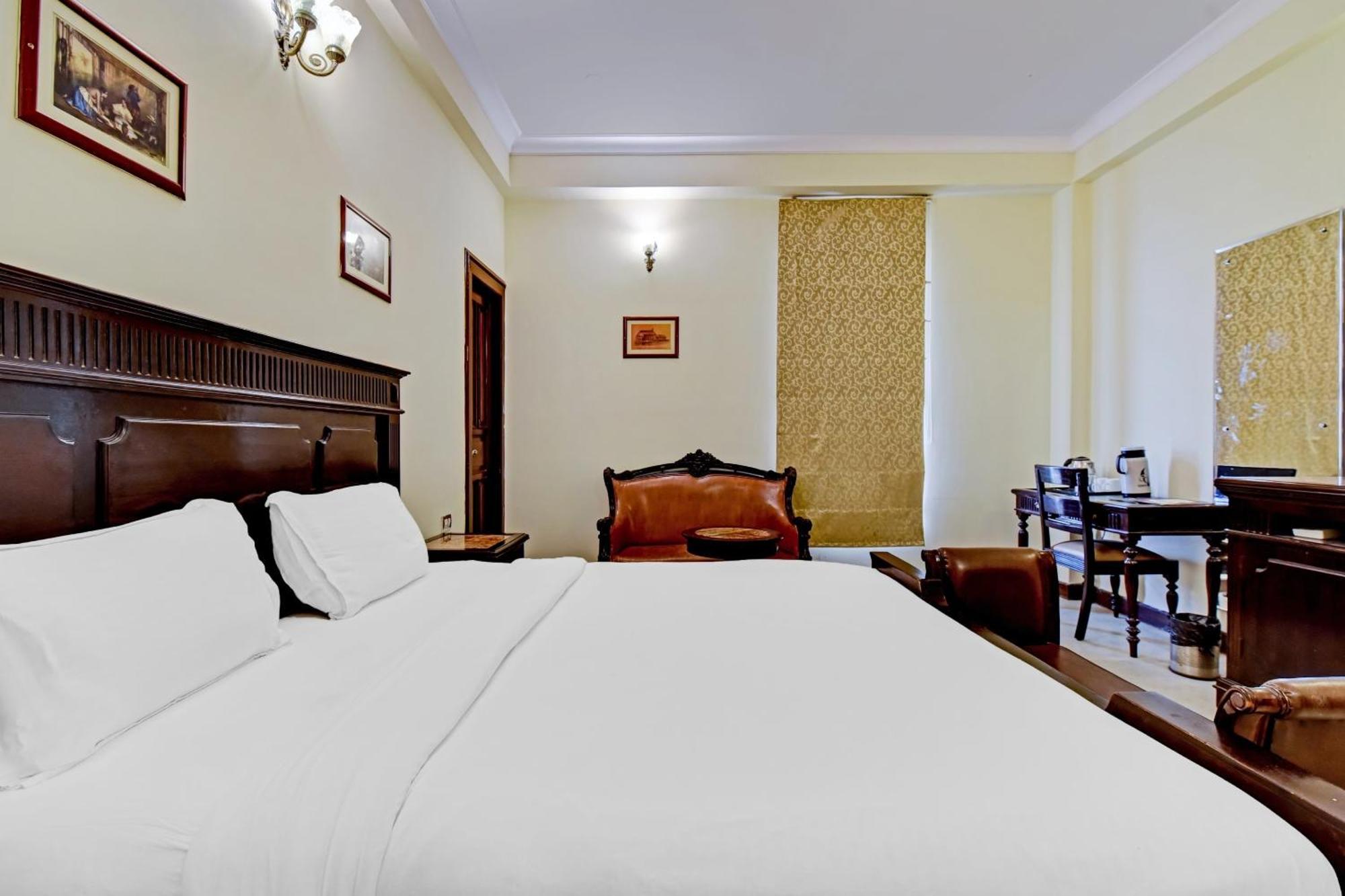 Collection O Hotel Four Boutique Kukas ภายนอก รูปภาพ