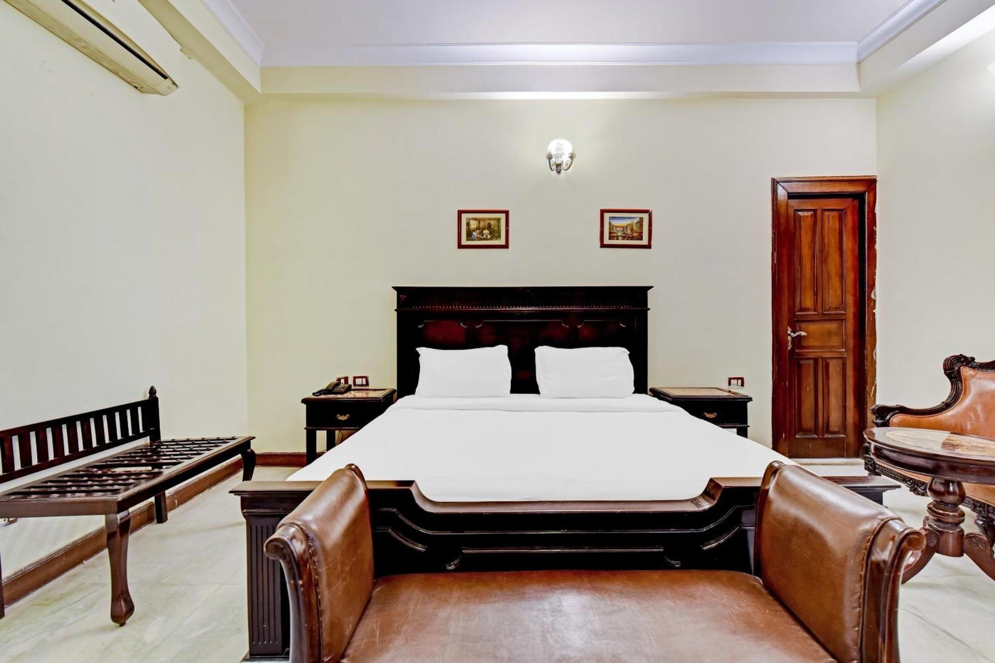 Collection O Hotel Four Boutique Kukas ภายนอก รูปภาพ