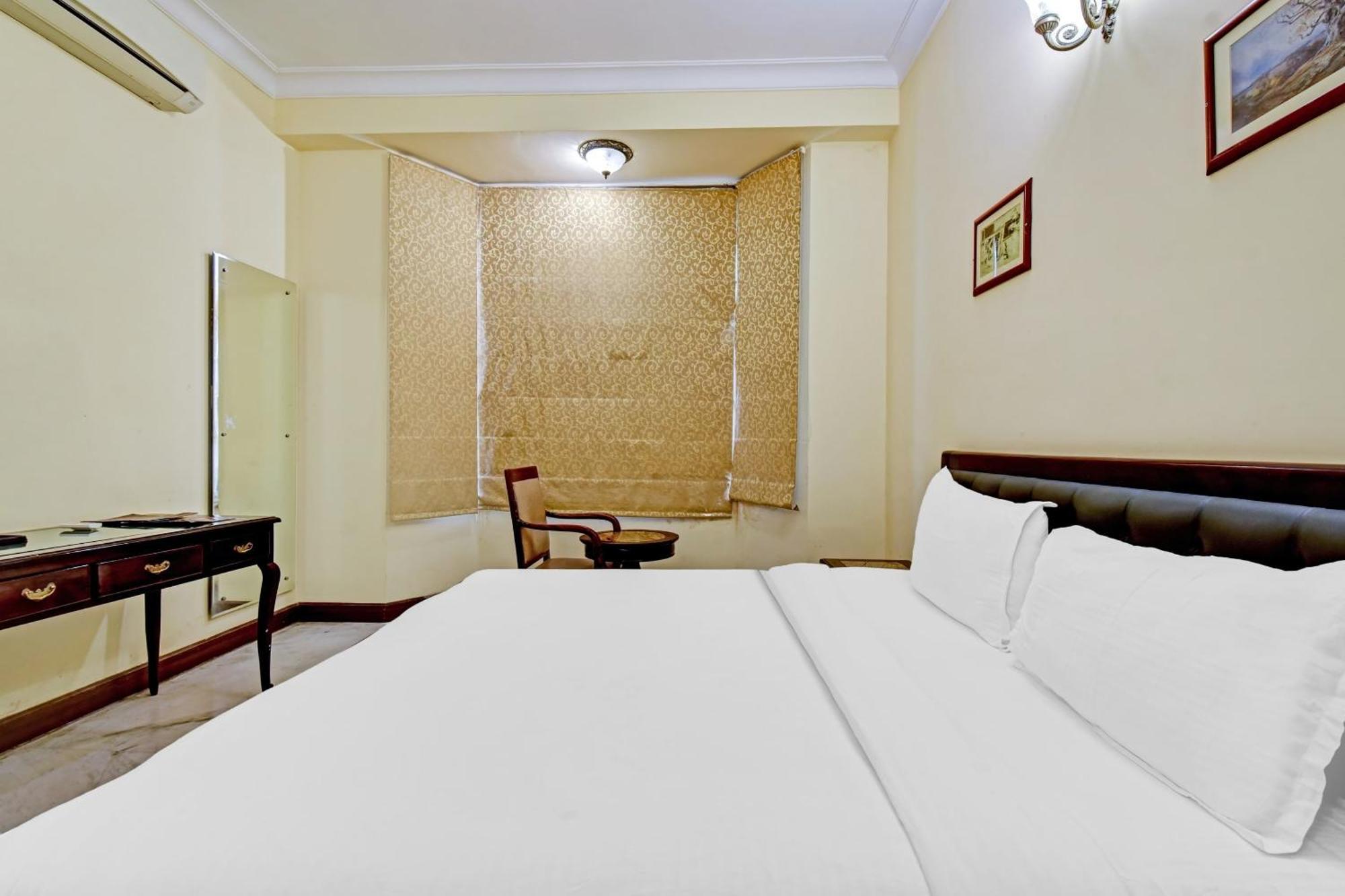 Collection O Hotel Four Boutique Kukas ภายนอก รูปภาพ