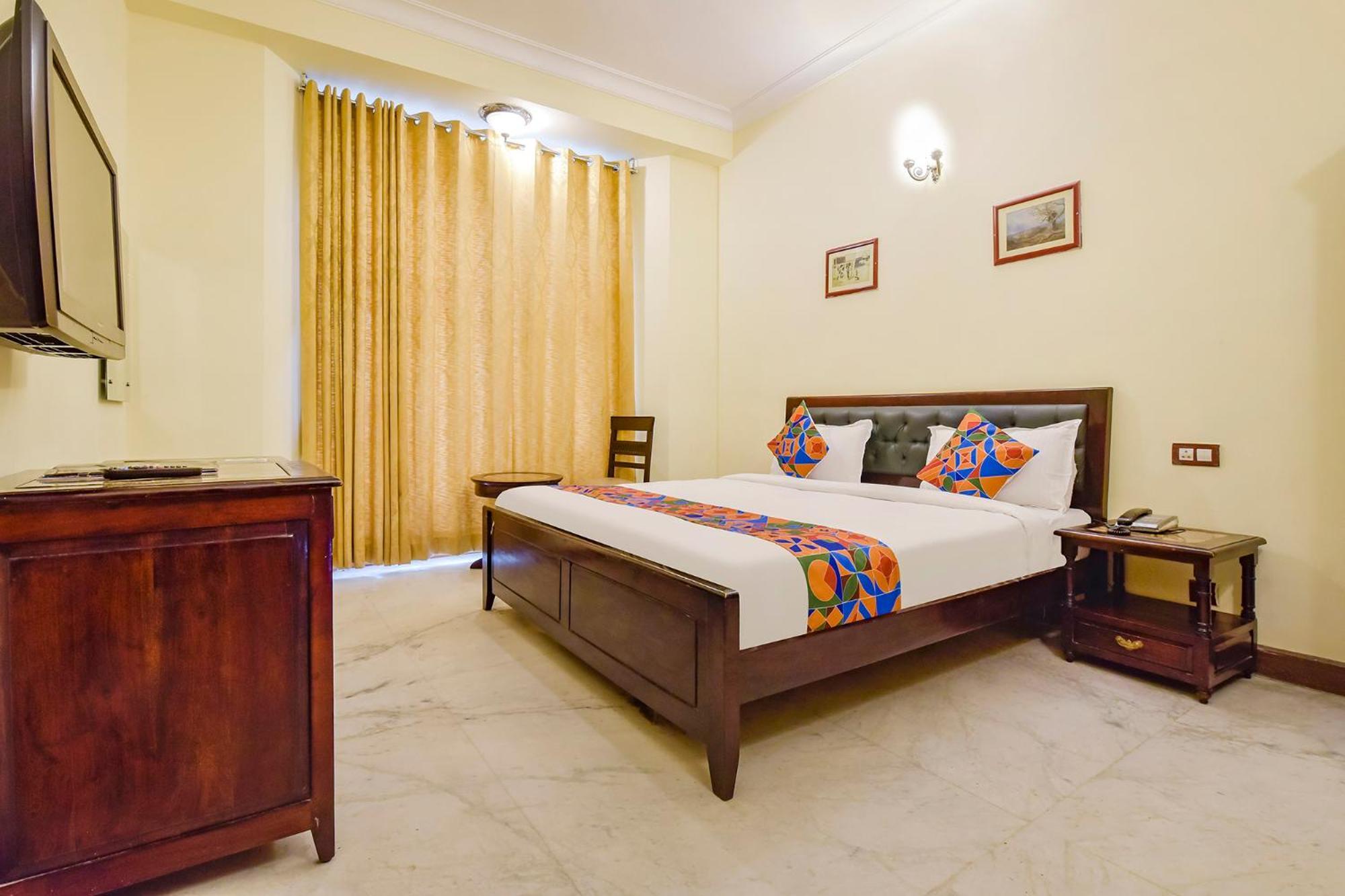 Collection O Hotel Four Boutique Kukas ภายนอก รูปภาพ