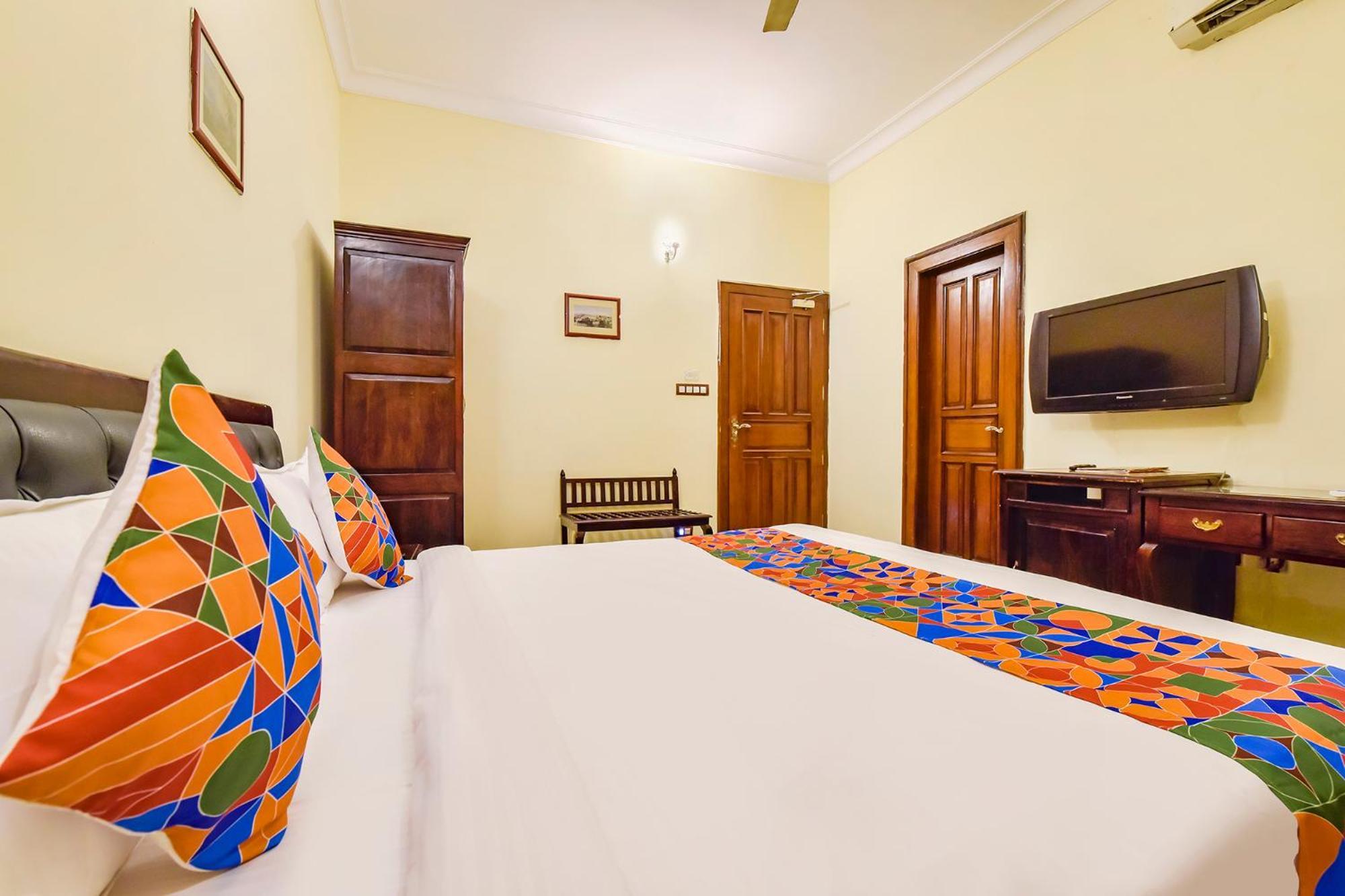 Collection O Hotel Four Boutique Kukas ภายนอก รูปภาพ
