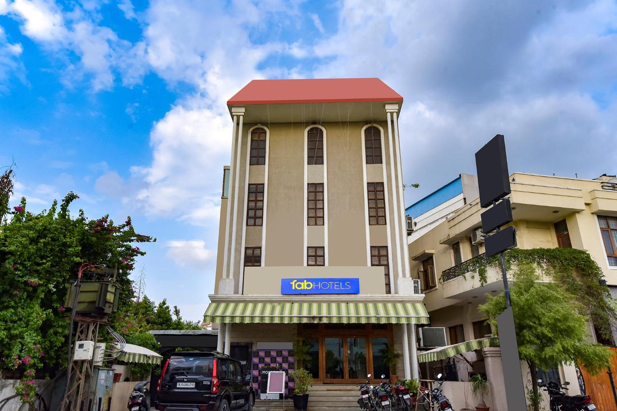 Collection O Hotel Four Boutique Kukas ภายนอก รูปภาพ