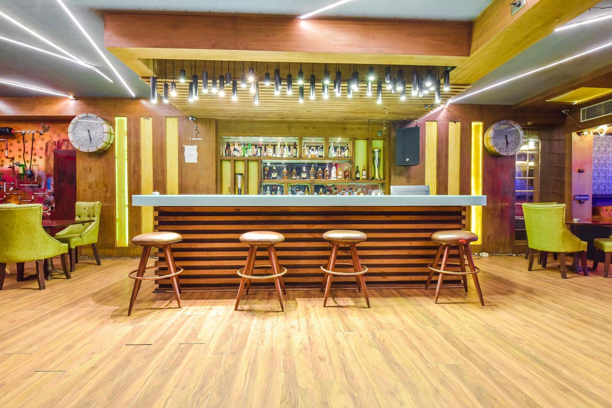 Collection O Hotel Four Boutique Kukas ภายนอก รูปภาพ