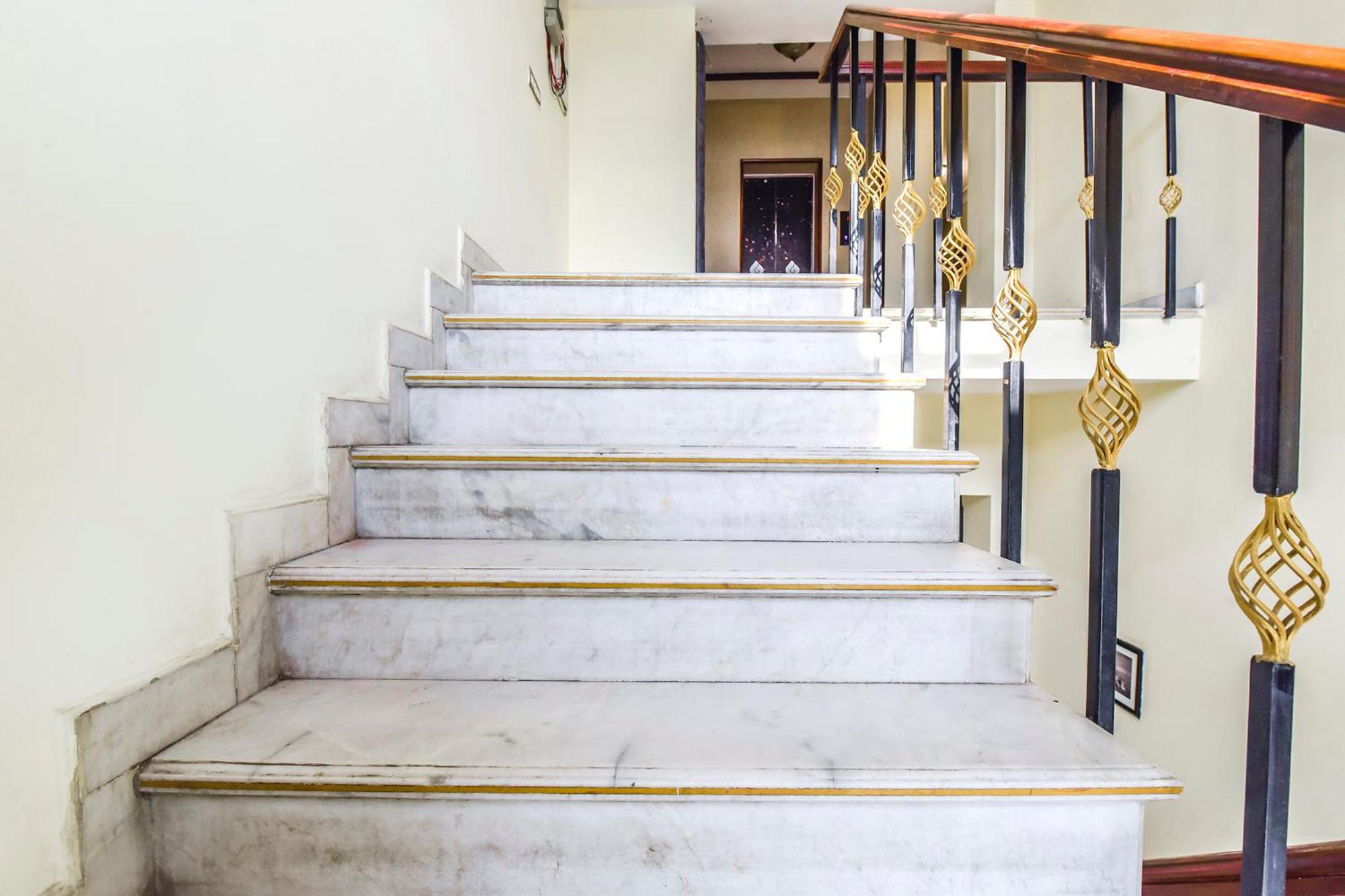 Collection O Hotel Four Boutique Kukas ภายนอก รูปภาพ